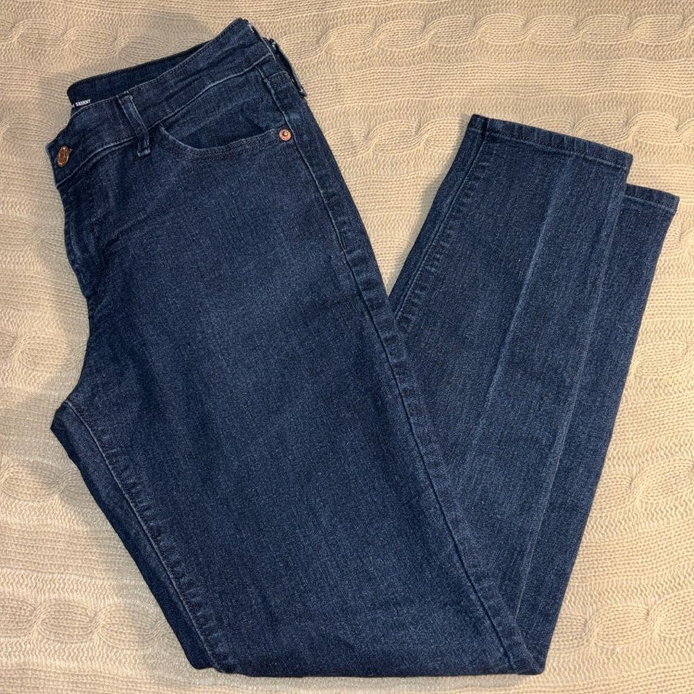 Old Navy Mid Rise Skinny Jeans - size 6